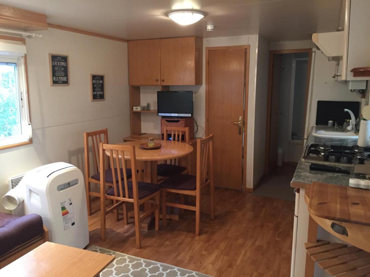 Mobil-Home 4-6 Personnes Сен-Жюльен-ан-Борн Экстерьер фото
